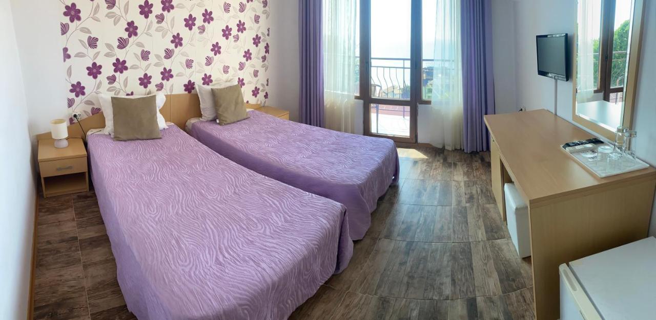Family Hotel Rai-Only Adults Golden Sands Exterior photo