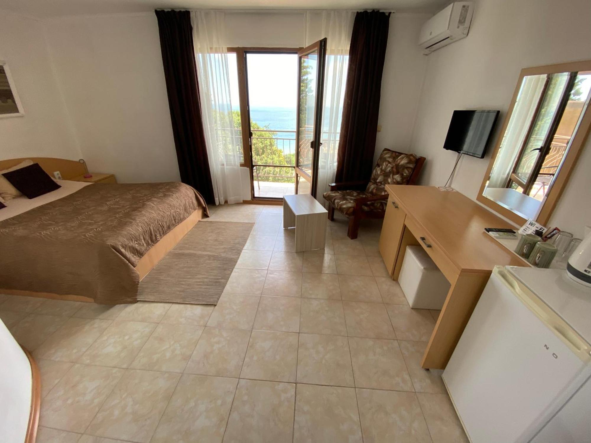 Family Hotel Rai-Only Adults Golden Sands Exterior photo