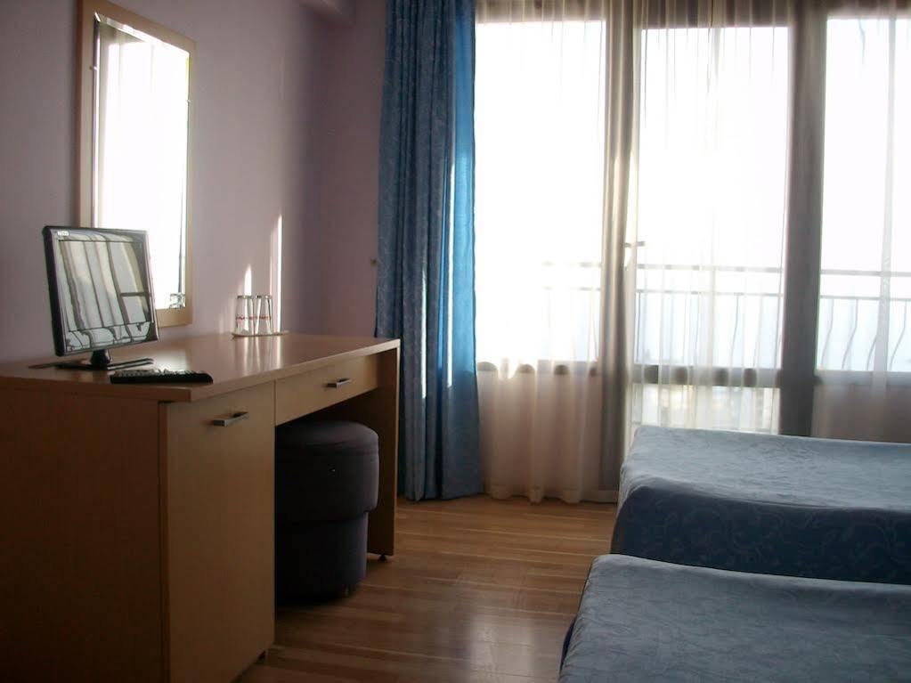 Family Hotel Rai-Only Adults Golden Sands Exterior photo